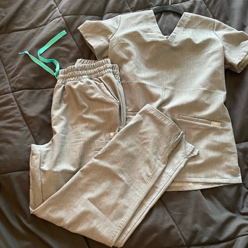 Figs scrubs